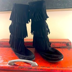 Minnetonka boot moccasin